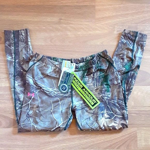 Under Armour Pants - NWT Under Armour Camo Scent Control Leggings XL